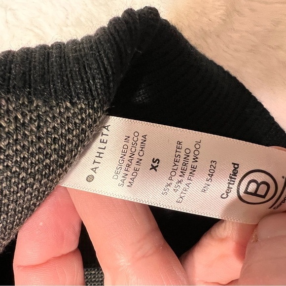 Athleta merino wool Jacquard camouflage abstract sweater womens size XS - Picture 3 of 9